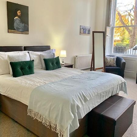 Grosvenor Apartments Бат Екстериор снимка