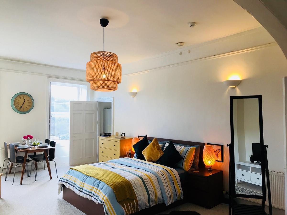 Grosvenor Apartments Бат Екстериор снимка
