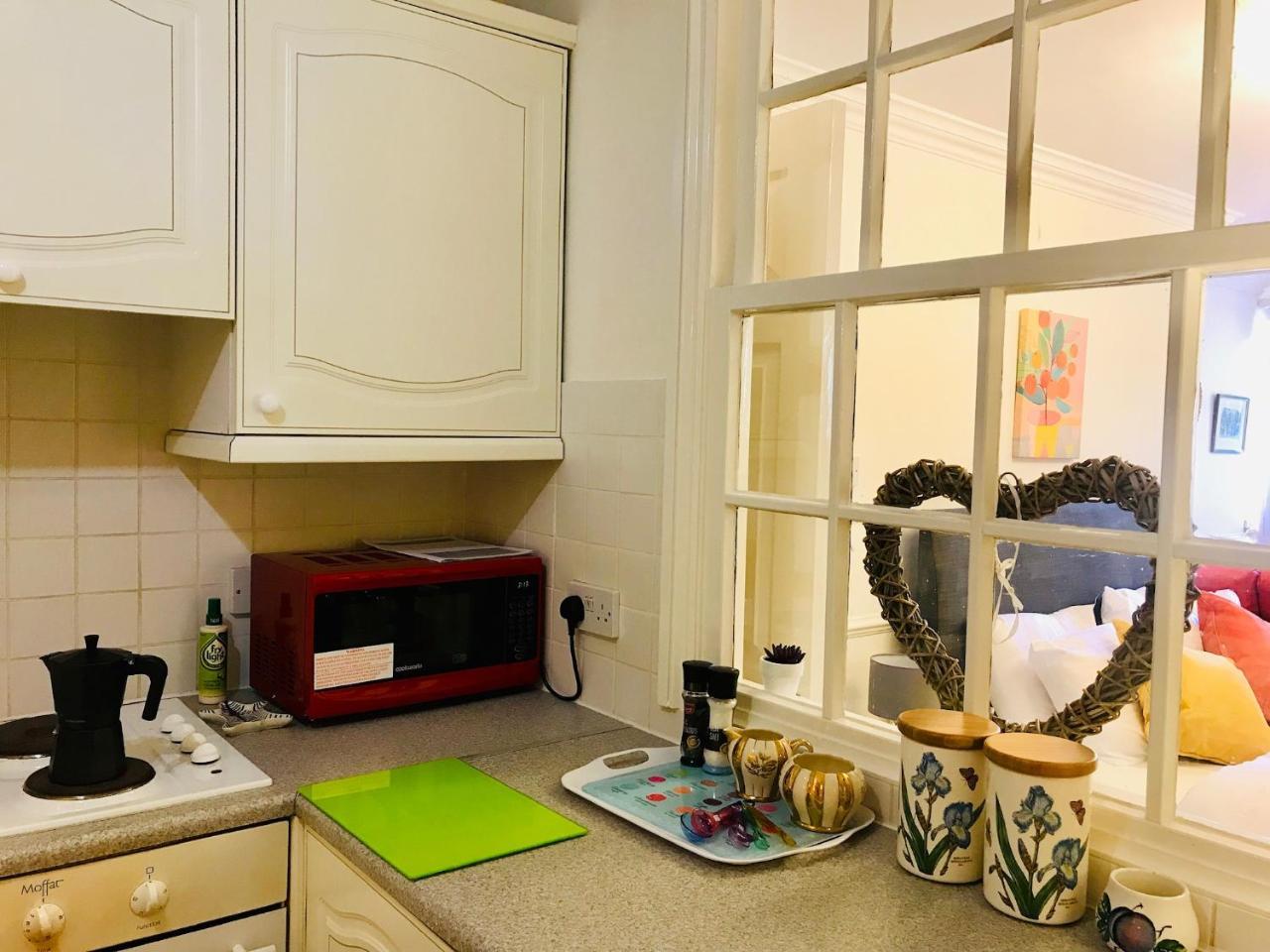 Grosvenor Apartments Бат Екстериор снимка