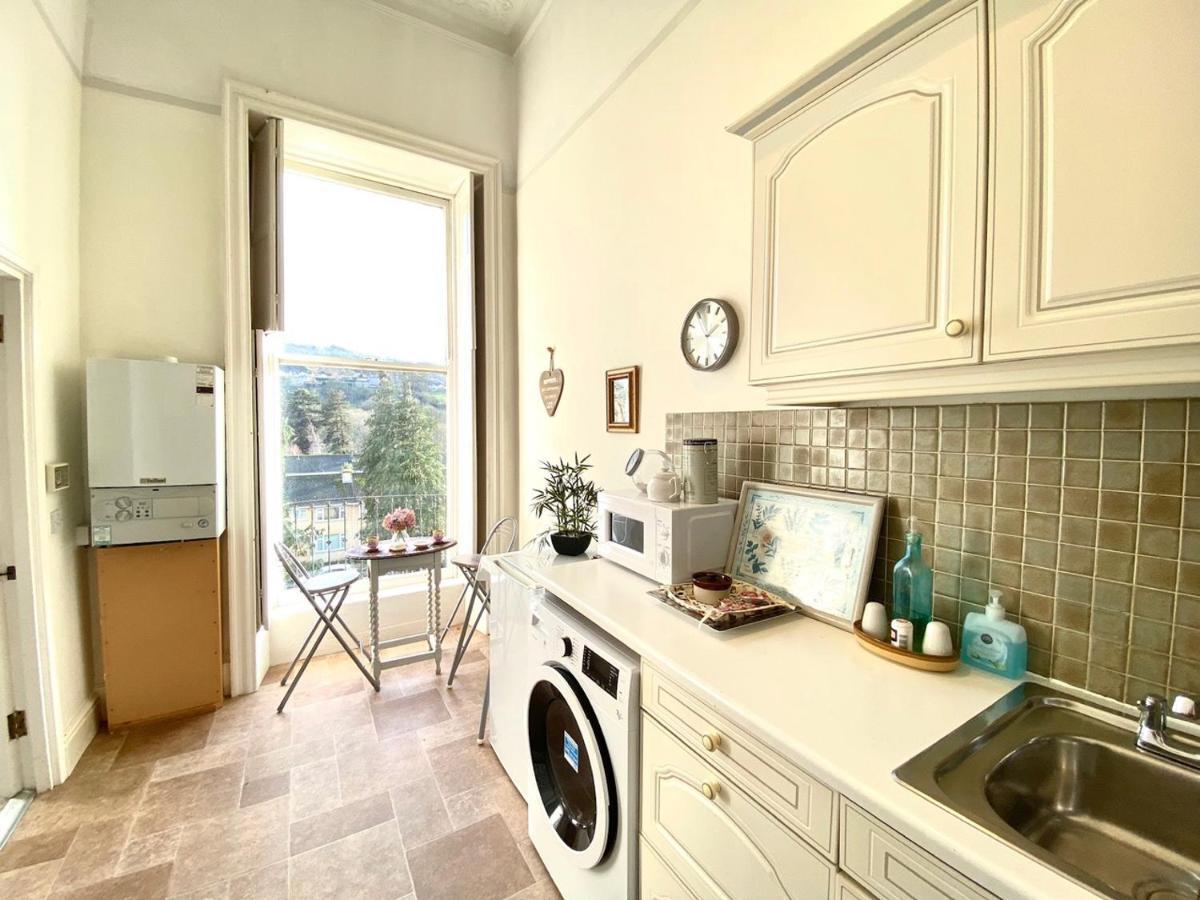 Grosvenor Apartments Бат Екстериор снимка